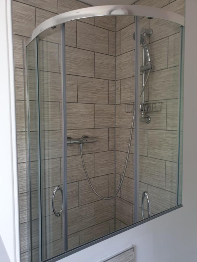 Silverdale  Cheerful 1 Private Room-Ensuite With Free Parking מראה חיצוני תמונה